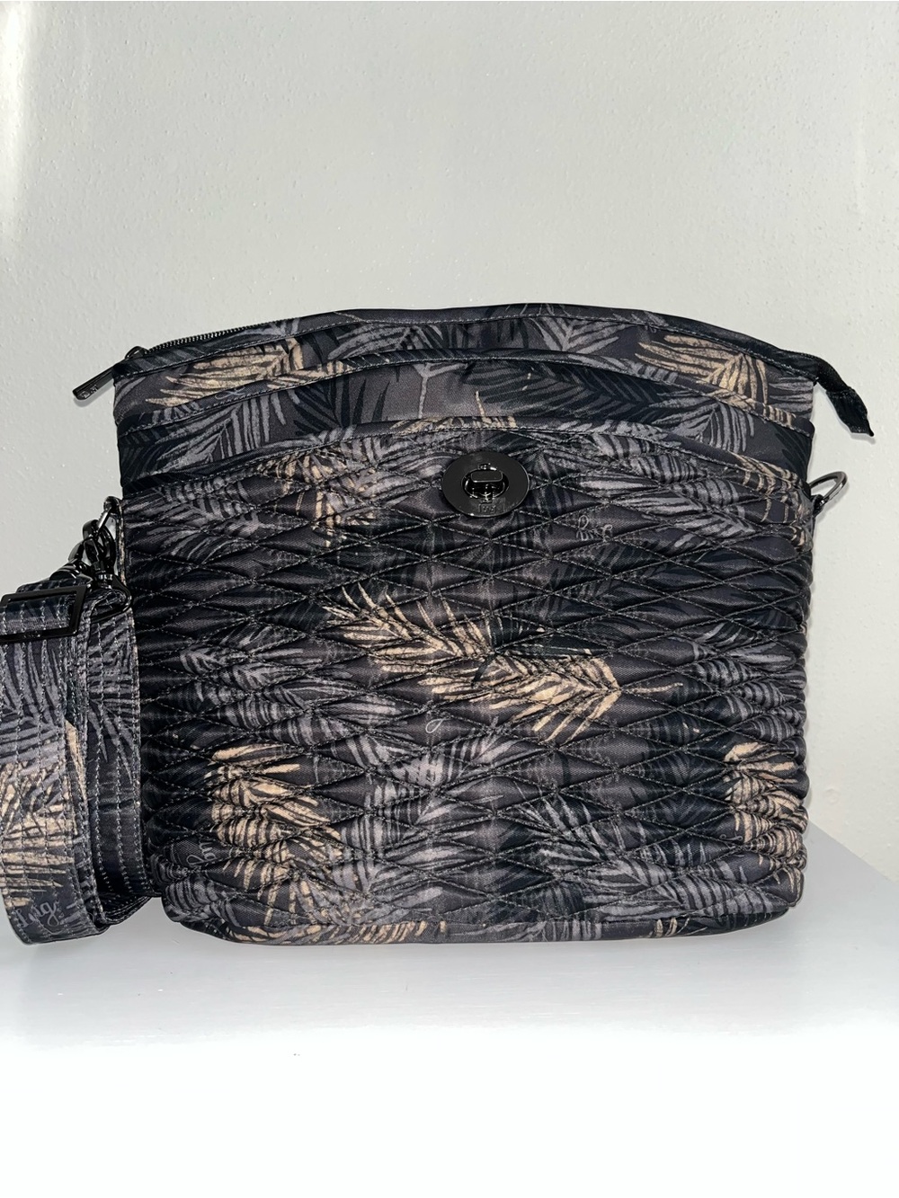 Lug Adagio Shoulder Bag NWOT Tropical Fog Grey Cream Black RFID Turn-Key Lock